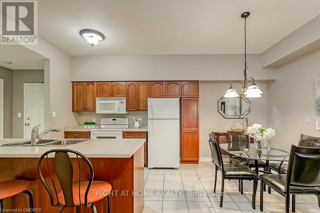 305 - 391 Plains Road E, Burlington, Ontario  L7T 4M2 - Photo 15 - W12614412