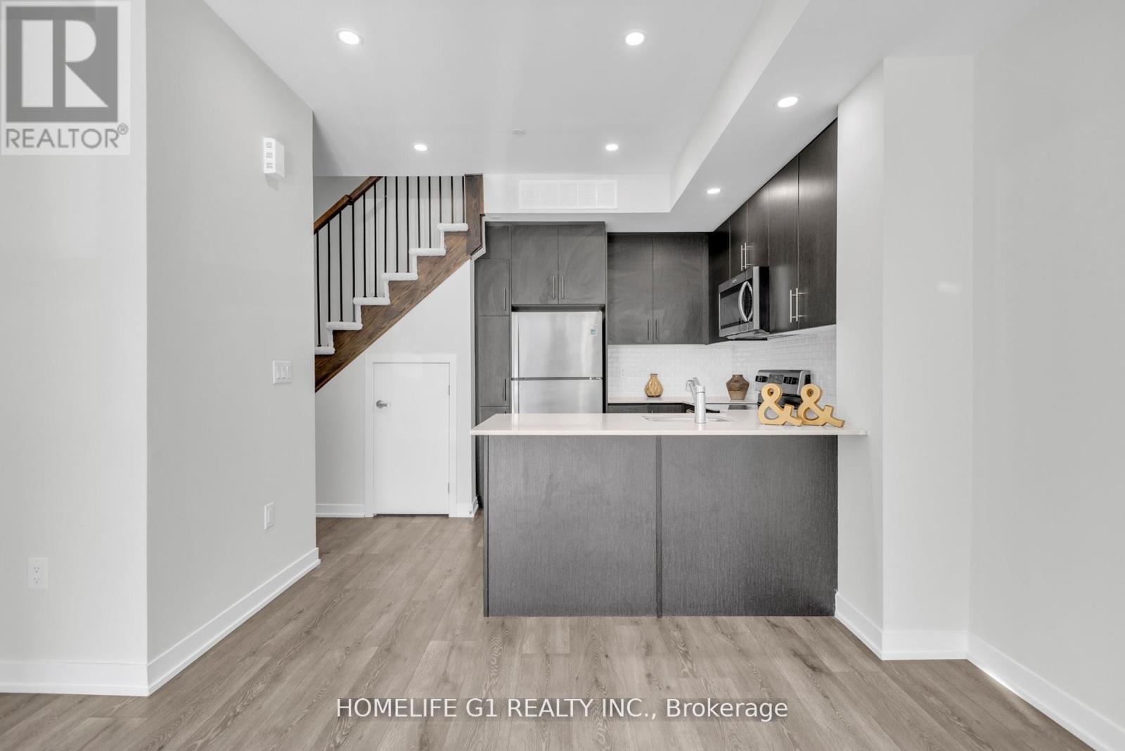 5 - 3429 Ridgeway Drive, Mississauga, Ontario  L5L 0B9 - Photo 5 - W12614416