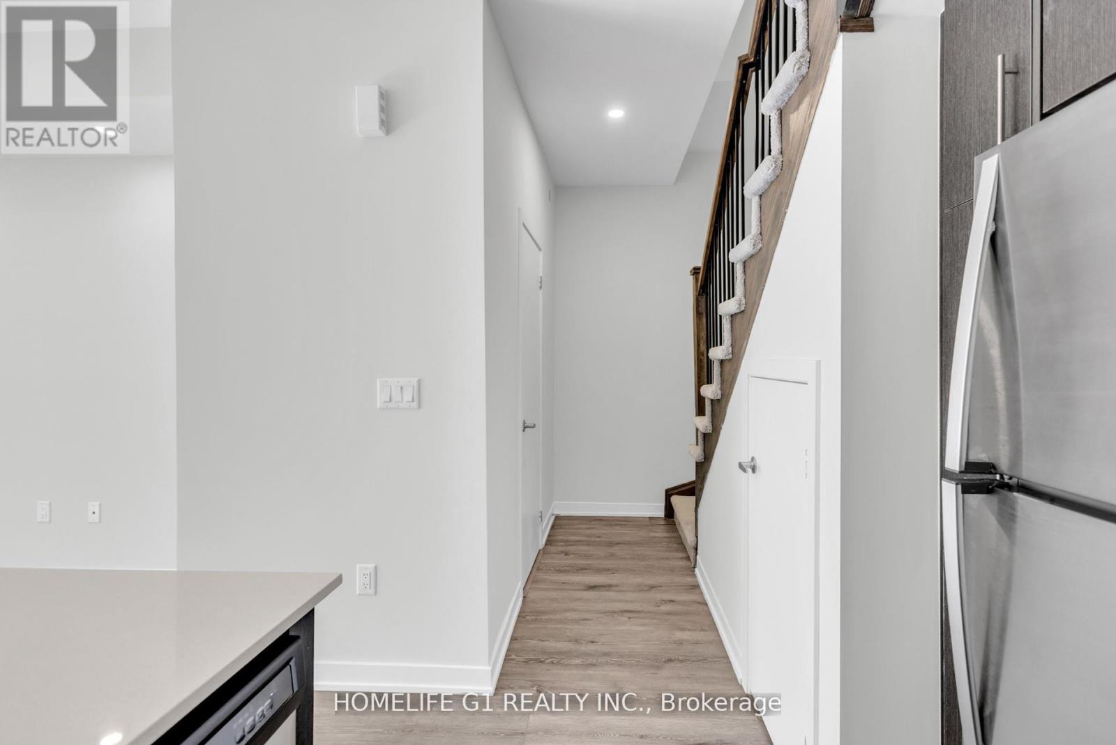 5 - 3429 Ridgeway Drive, Mississauga, Ontario  L5L 0B9 - Photo 7 - W12614416