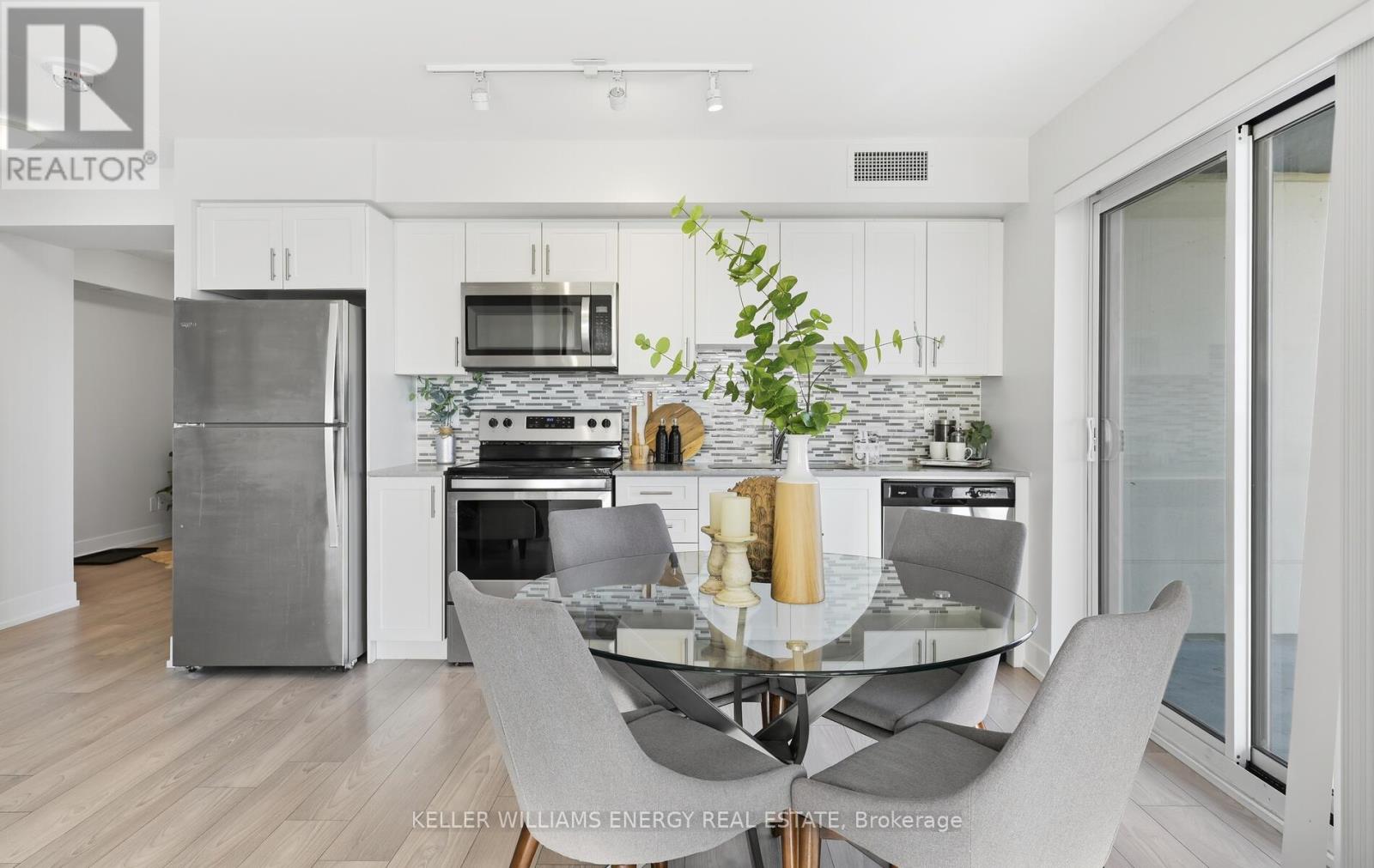 504 - 1255 Bayly Street, Pickering, Ontario  L1W 0B6 - Photo 2 - E12614452