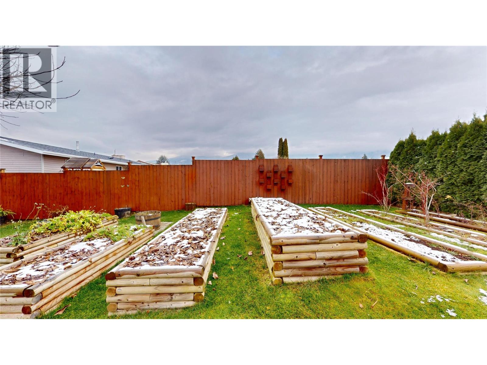 2225 Birch Street, Creston, British Columbia  V0B 1G5 - Photo 4 - 10370220