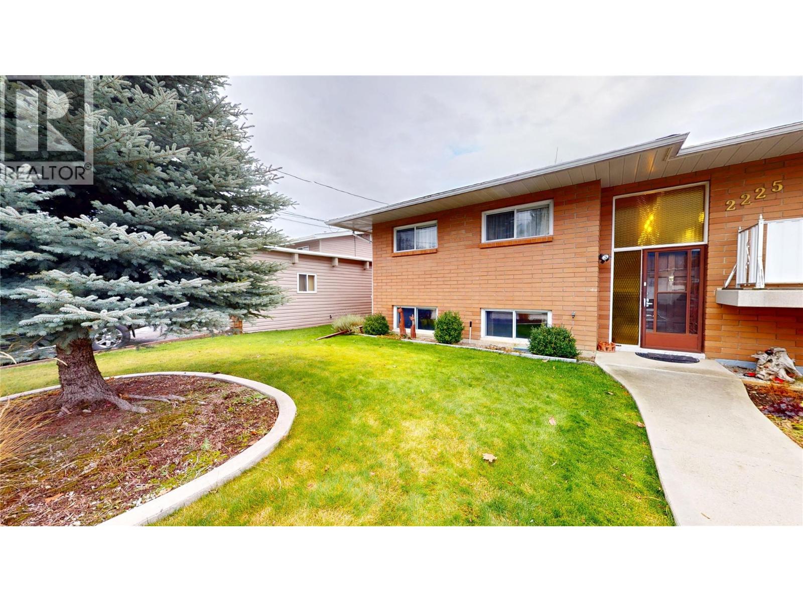 2225 Birch Street, Creston, British Columbia  V0B 1G5 - Photo 2 - 10370220