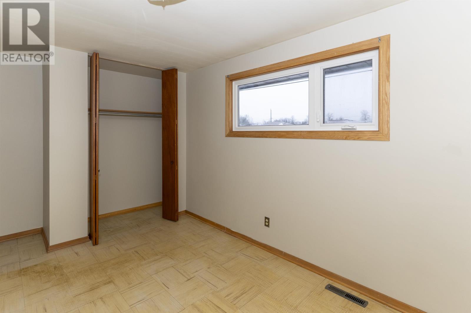 423 Churchill Dr W, Thunder Bay, Ontario  P7C 1V8 - Photo 7 - TB253638