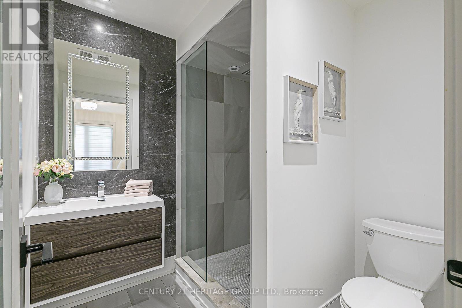 46 Pineneedle Drive, Aurora, Ontario  L4G 4Y6 - Photo 32 - N12456450