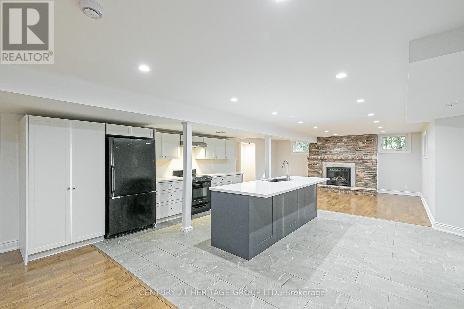 46 Pineneedle Drive, Aurora, Ontario  L4G 4Y6 - Photo 35 - N12456450