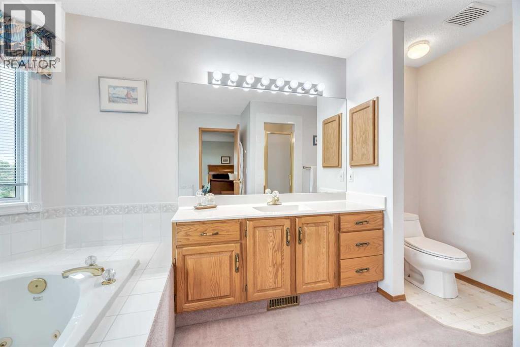 517 Lakeside Greens Place, Chestermere, Alberta  T1X 1C6 - Photo 29 - A2266967