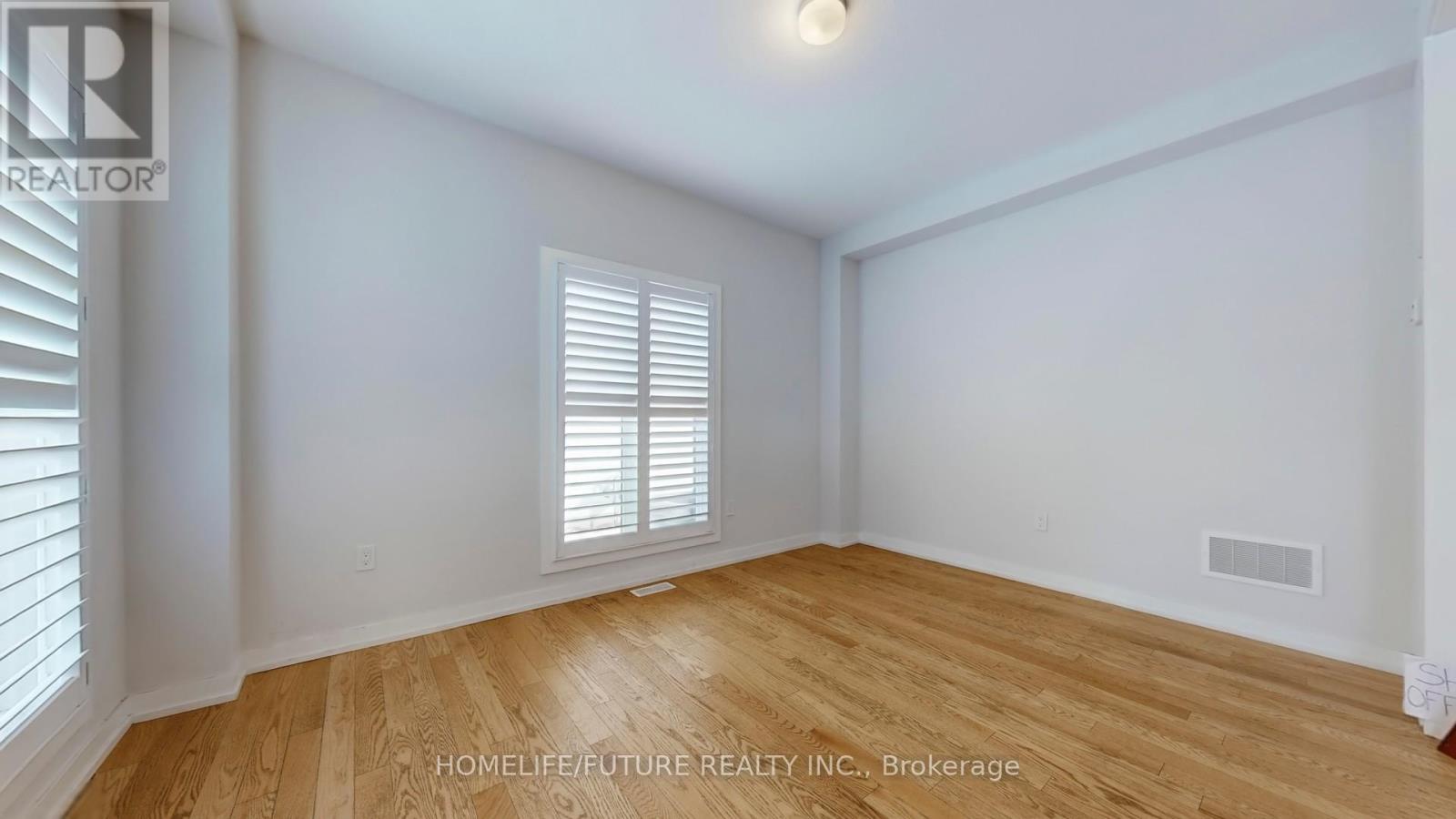 22 Bird Street, Norfolk, Ontario N3Y 0G9 - Photo 6 - X12441861