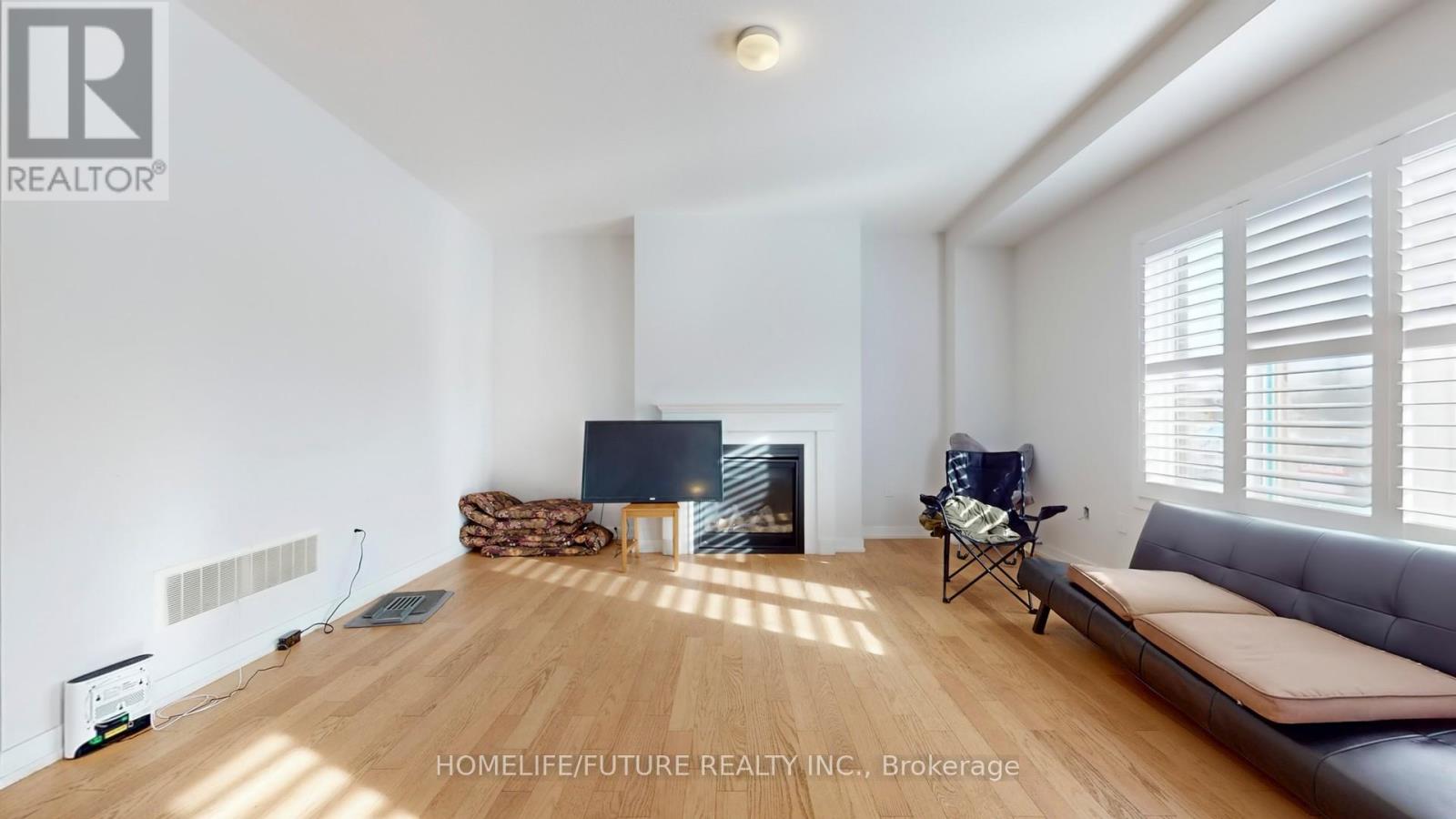 22 Bird Street, Norfolk, Ontario N3Y 0G9 - Photo 7 - X12602202