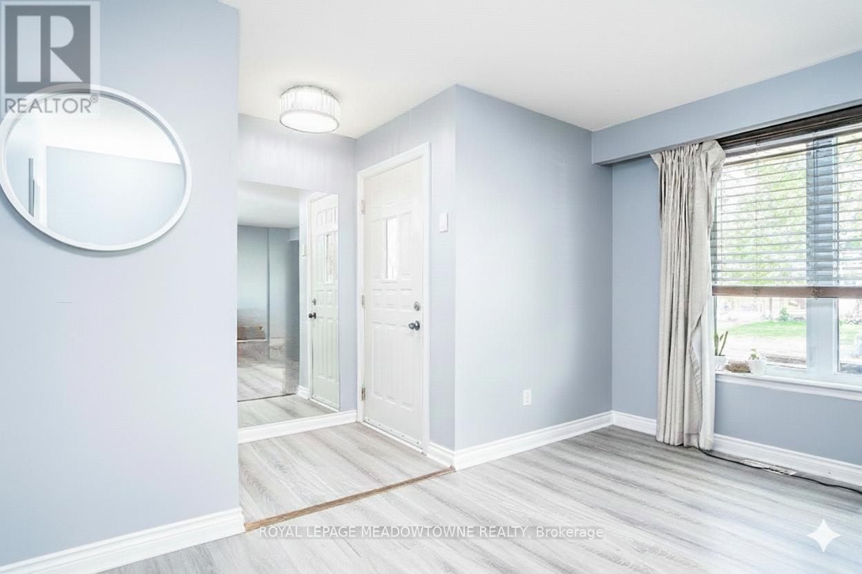 Main - 15 Lafayette Drive, St. Catharines, Ontario  L2N 6C1 - Photo 3 - X12614288