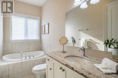 203 Hunterwood Chase, Vaughan, Ontario  L6A 4A8 - Photo 10 - N12614420