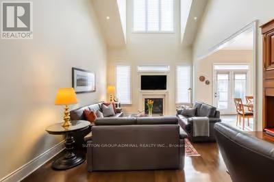 203 Hunterwood Chase, Vaughan, Ontario  L6A 4A8 - Photo 6 - N12614420