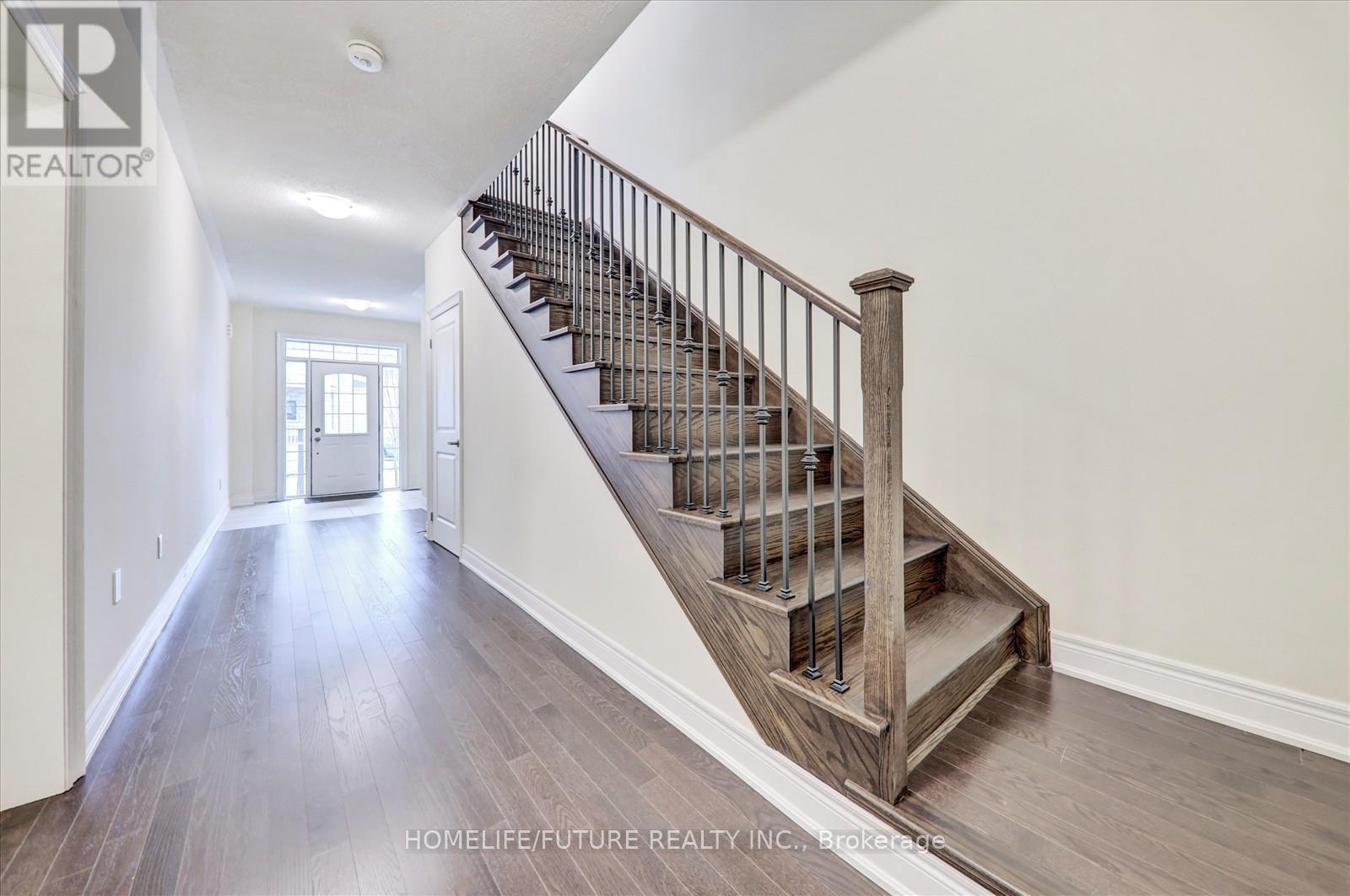 10 Andress Way, Markham, Ontario  L3S 3J5 - Photo 7 - N12614448