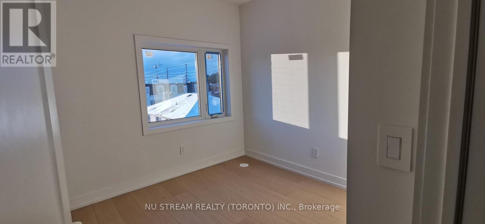 9 Carl Hill Lane, Richmond Hill, Ontario  L4C 5W8 - Photo 11 - N12614456