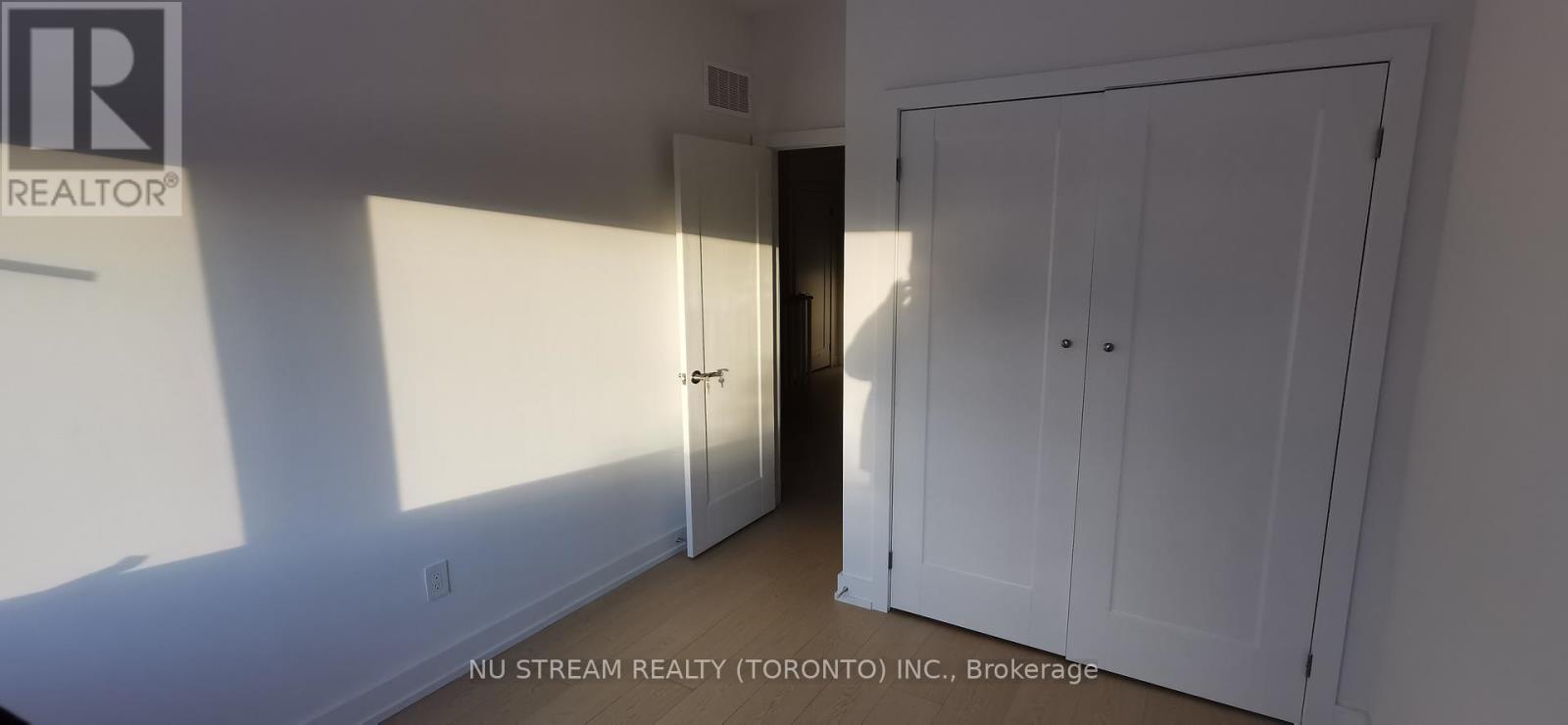 9 Carl Hill Lane, Richmond Hill, Ontario  L4C 5W8 - Photo 13 - N12614456