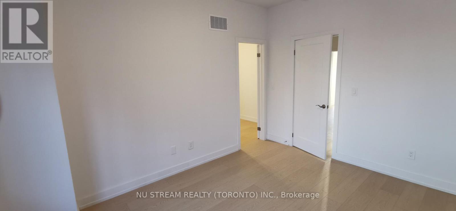 9 Carl Hill Lane, Richmond Hill, Ontario  L4C 5W8 - Photo 17 - N12614456