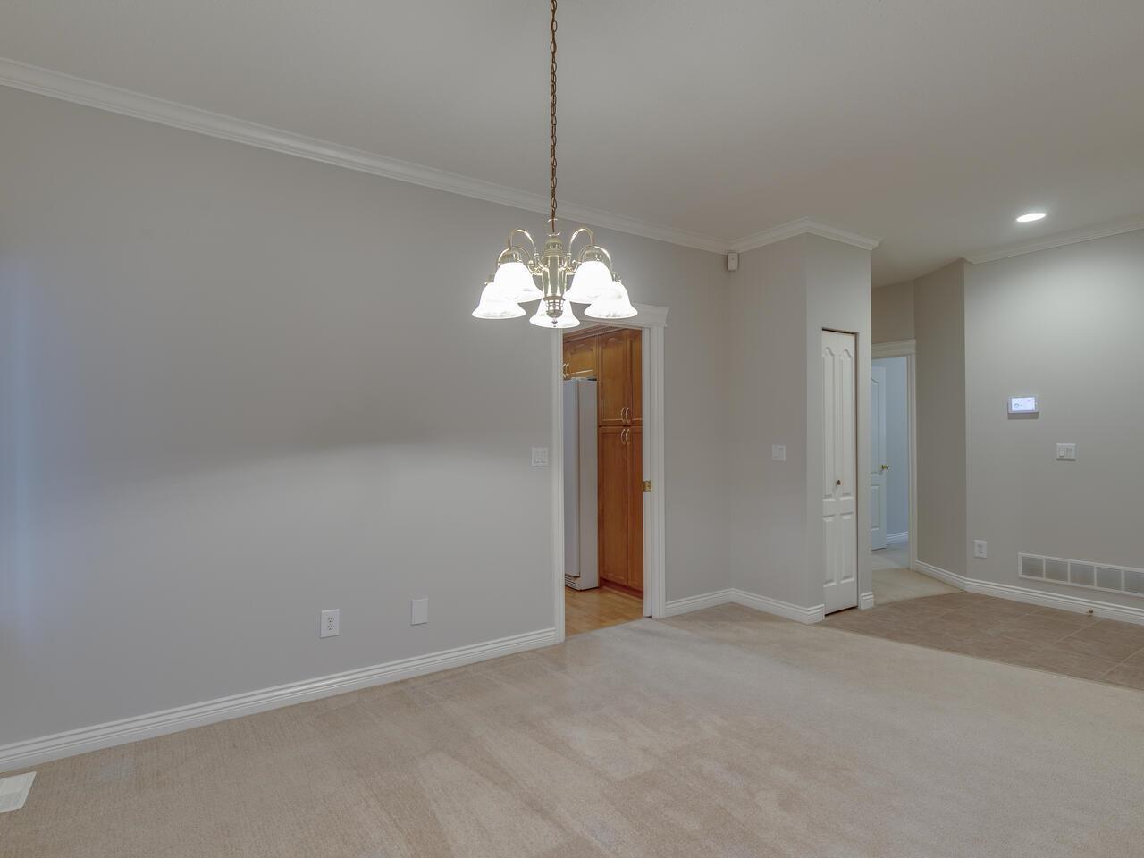 33833 Findlay Court, Mission, British Columbia  V2V 7P6 - Photo 8 - R3071400