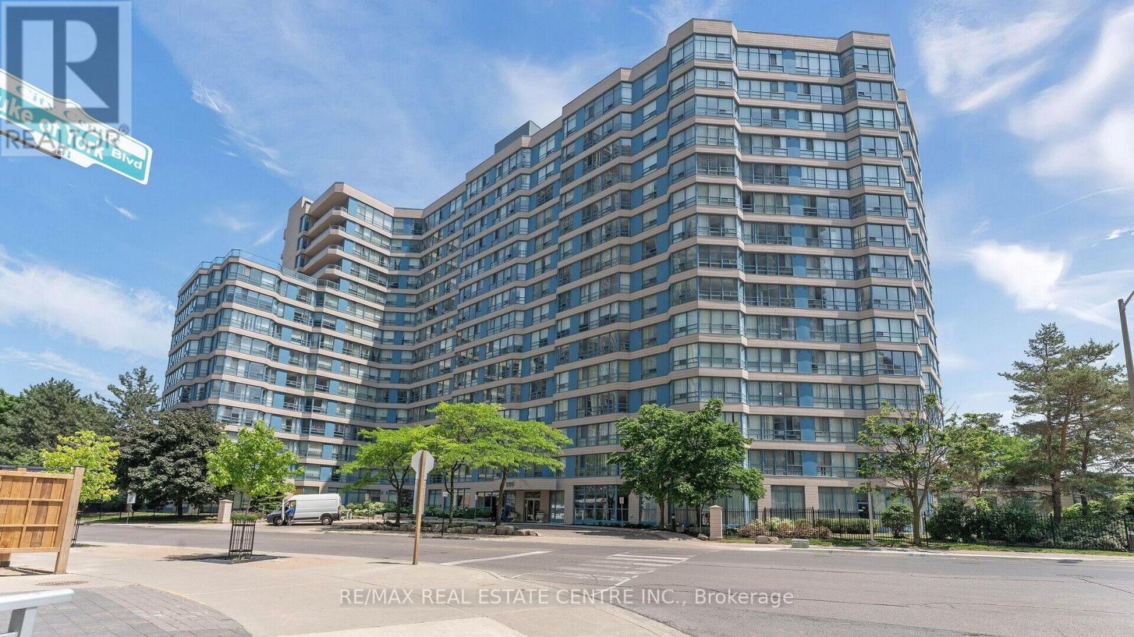 612 - 250 Webb Drive, Mississauga, Ontario  L5B 3Z4 - Photo 1 - W12614424