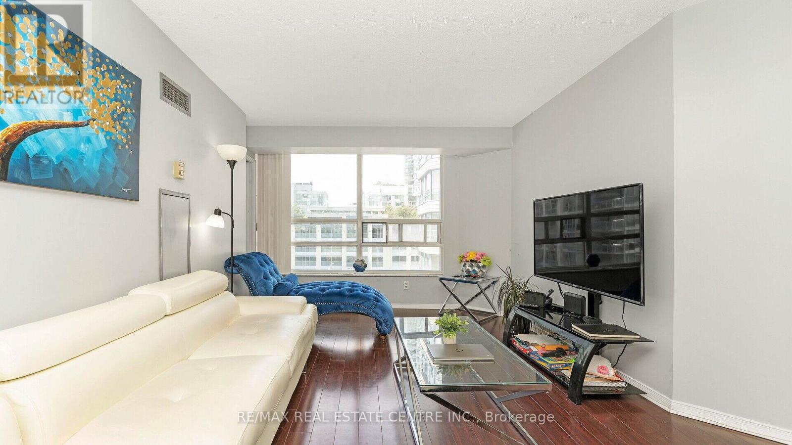 612 - 250 Webb Drive, Mississauga, Ontario  L5B 3Z4 - Photo 11 - W12614424