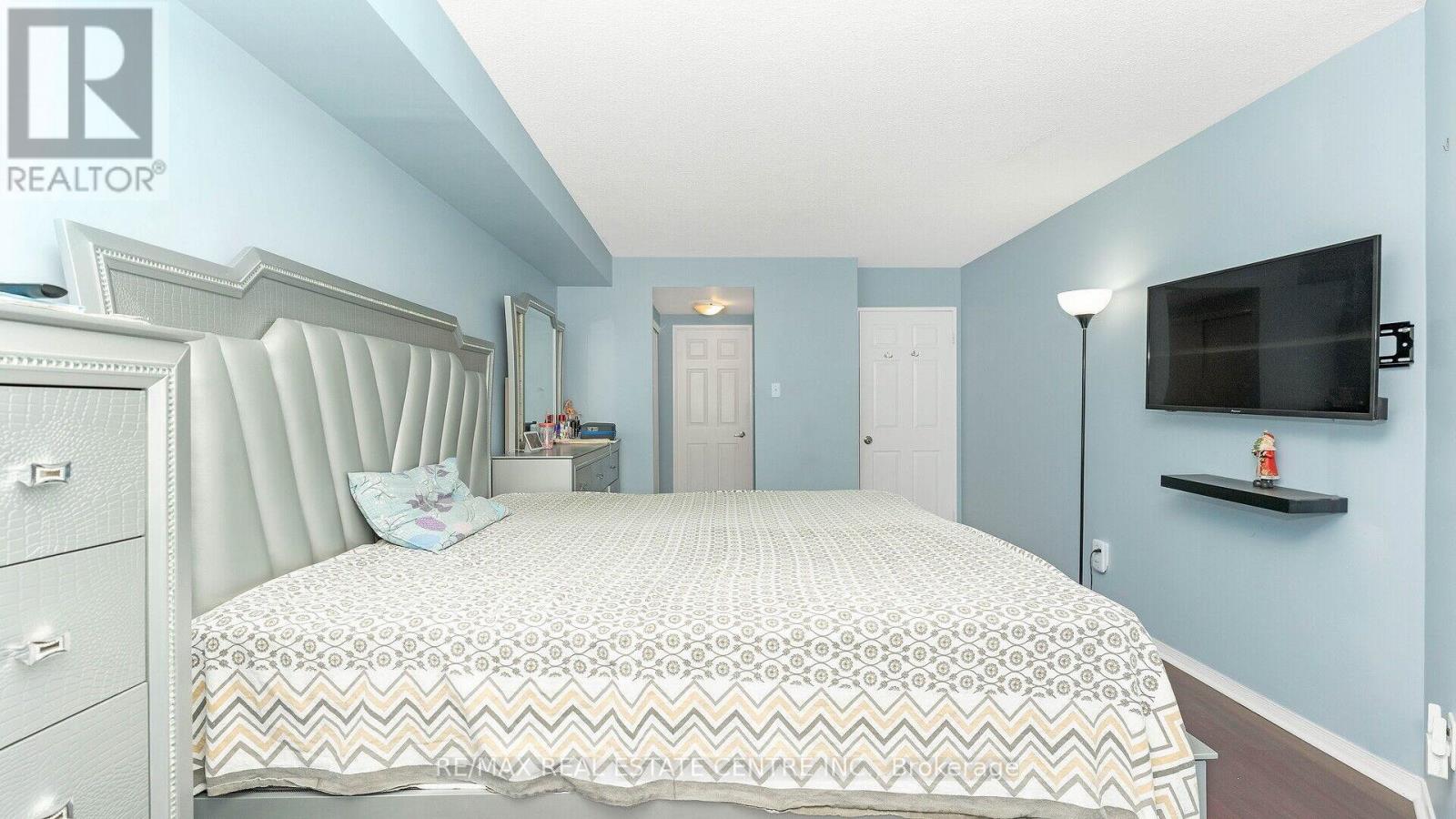 612 - 250 Webb Drive, Mississauga, Ontario  L5B 3Z4 - Photo 14 - W12614424