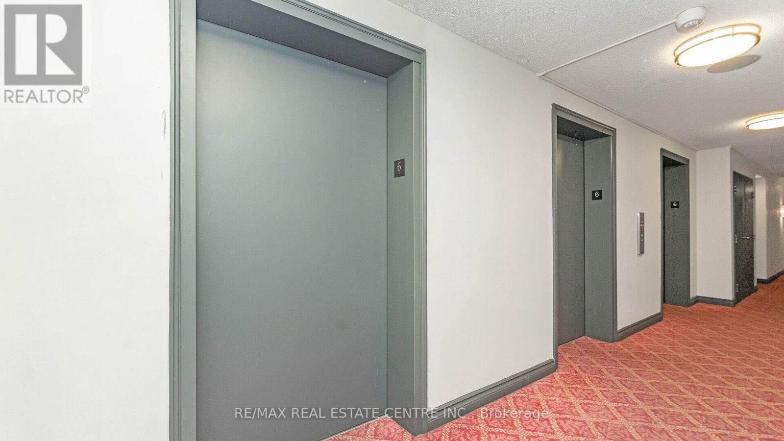 612 - 250 Webb Drive, Mississauga, Ontario  L5B 3Z4 - Photo 5 - W12614424