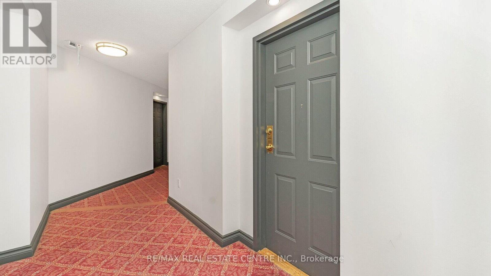 612 - 250 Webb Drive, Mississauga, Ontario  L5B 3Z4 - Photo 6 - W12614424