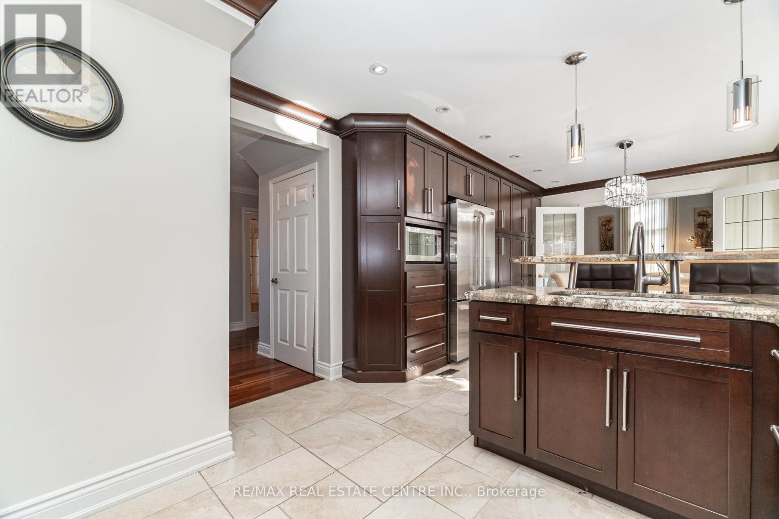 15 Brookbank Court, Brampton, Ontario  L6Z 3G4 - Photo 40 - W12614436