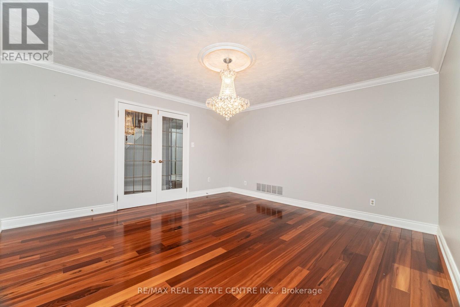 15 Brookbank Court, Brampton, Ontario  L6Z 3G4 - Photo 42 - W12614436