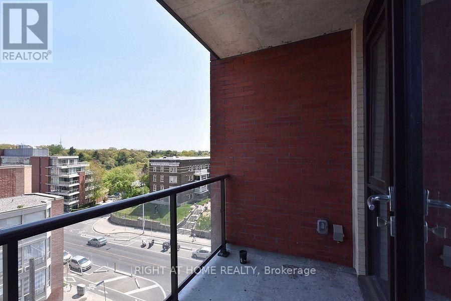 504 - 2118 Bloor Street W, Toronto, Ontario  M6S 1M8 - Photo 10 - W12614438