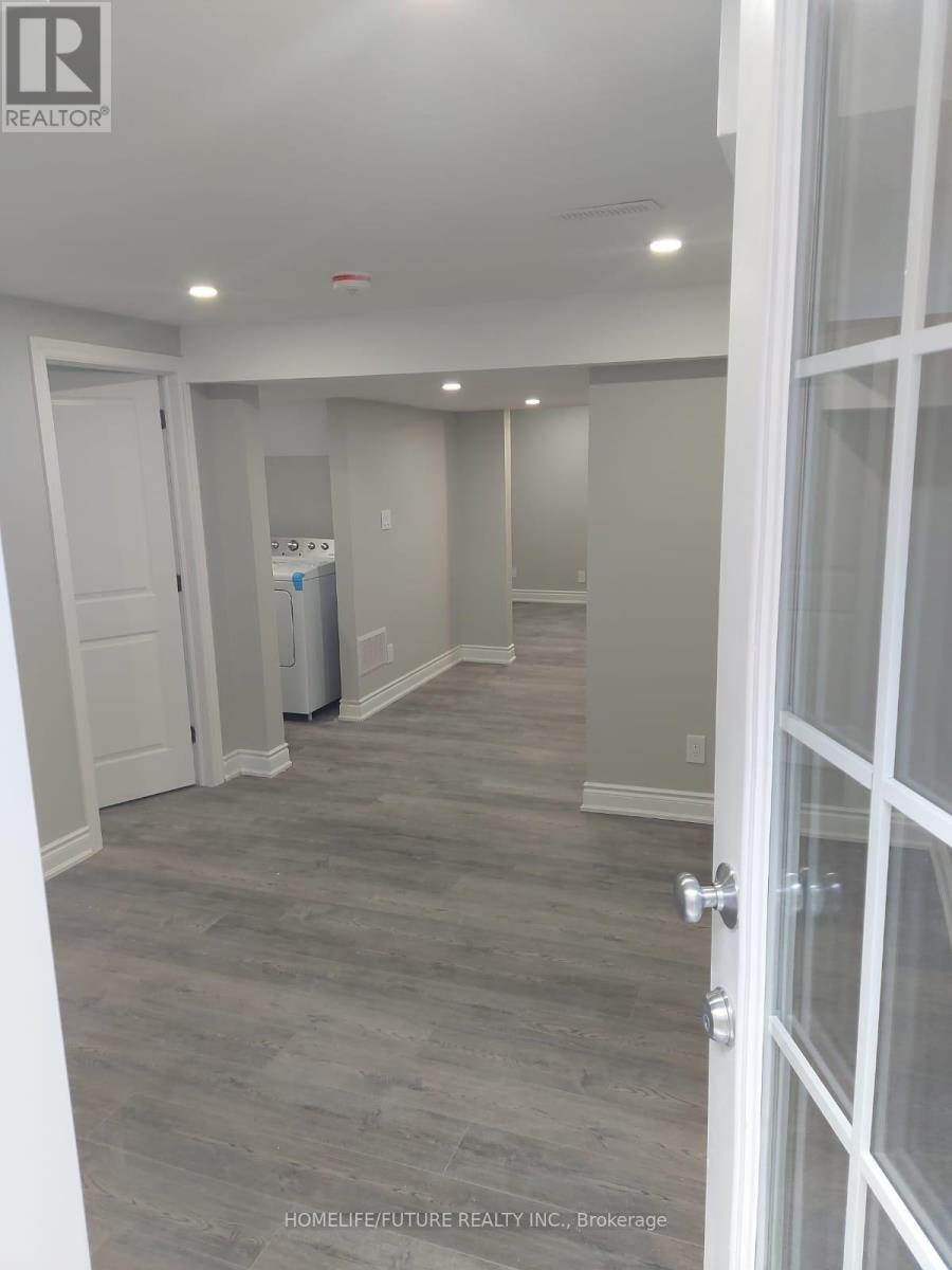 7319 Aldergrove Court, Mississauga, Ontario  L5N 6P1 - Photo 6 - W12614446