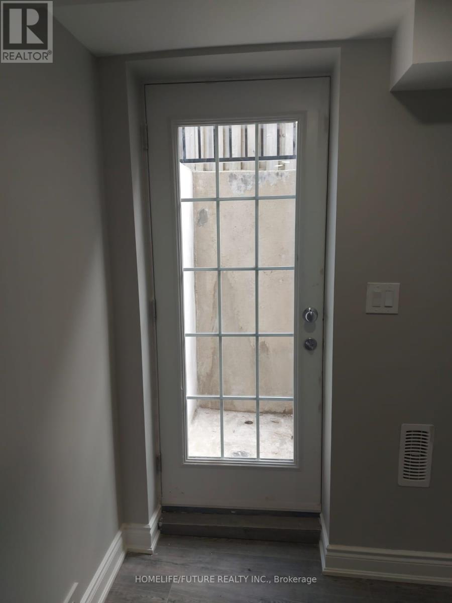 7319 Aldergrove Court, Mississauga, Ontario  L5N 6P1 - Photo 9 - W12614446