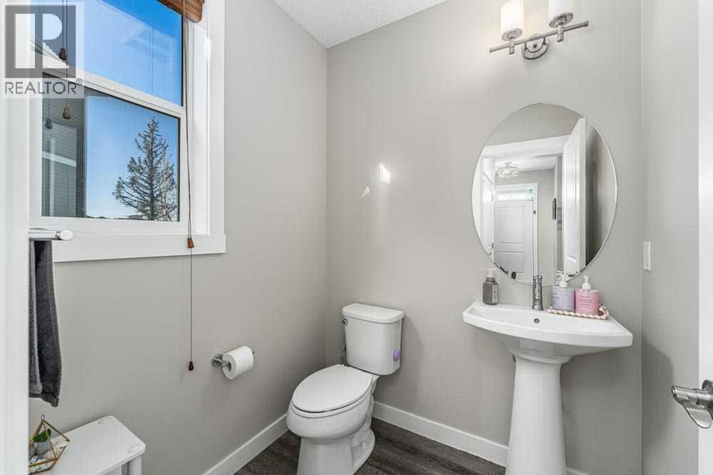 125 Sage Bluff Close Nw, Calgary, Alberta  T3R 1J1 - Photo 4 - A2269437