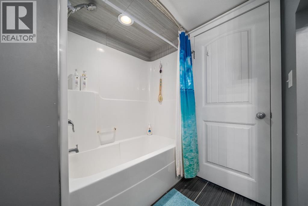 61 White Pelican Way, Lake Newell Resort, Alberta  T1R 0X5 - Photo 37 - A2271642