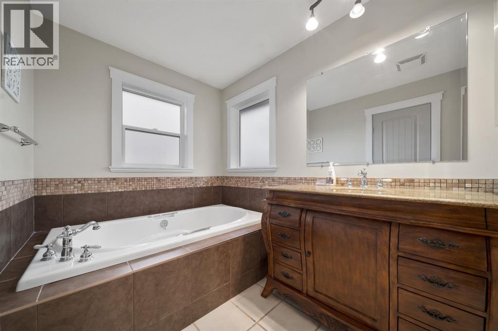 61 White Pelican Way, Lake Newell Resort, Alberta  T1R 0X5 - Photo 33 - A2271642