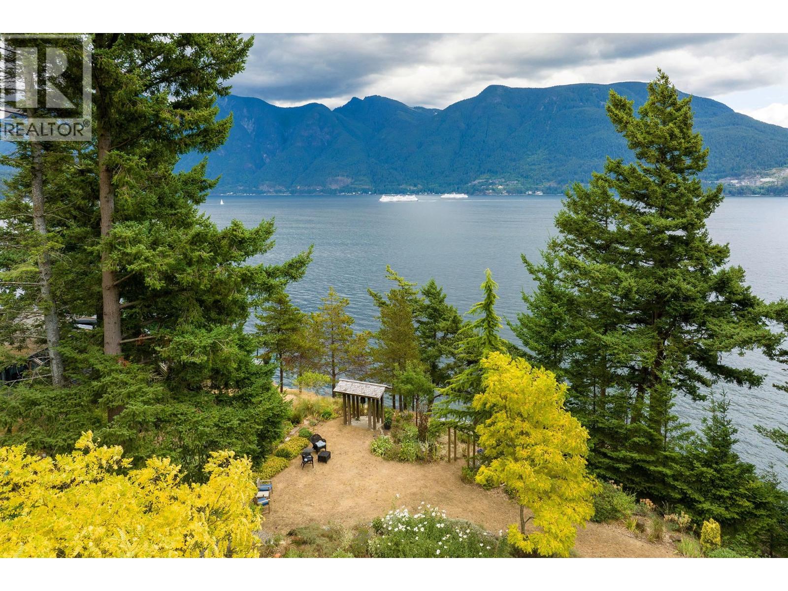 1545 Eagle Cliff Road, Bowen Island, British Columbia  V0N 1G1 - Photo 2 - R3073174