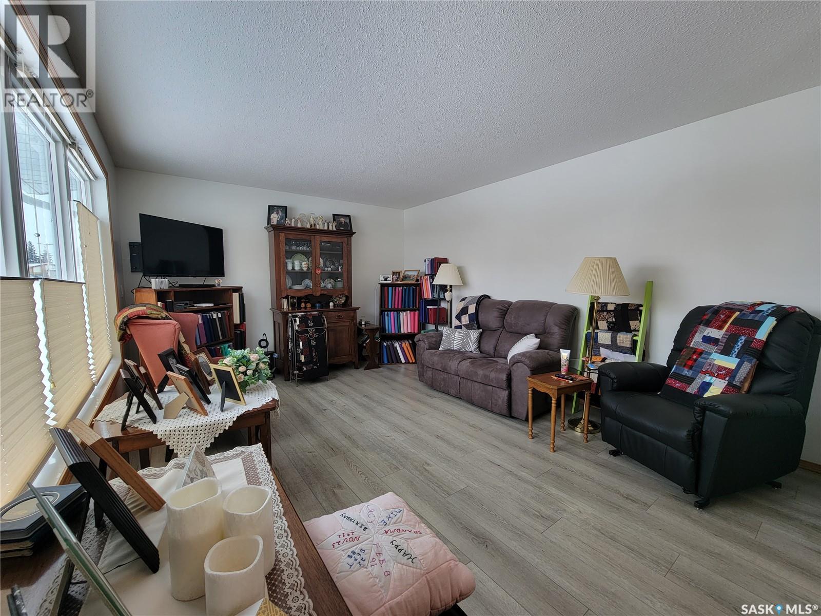 4920 Express Avenue, Macklin, Saskatchewan  S0L 2C0 - Photo 10 - SK024904