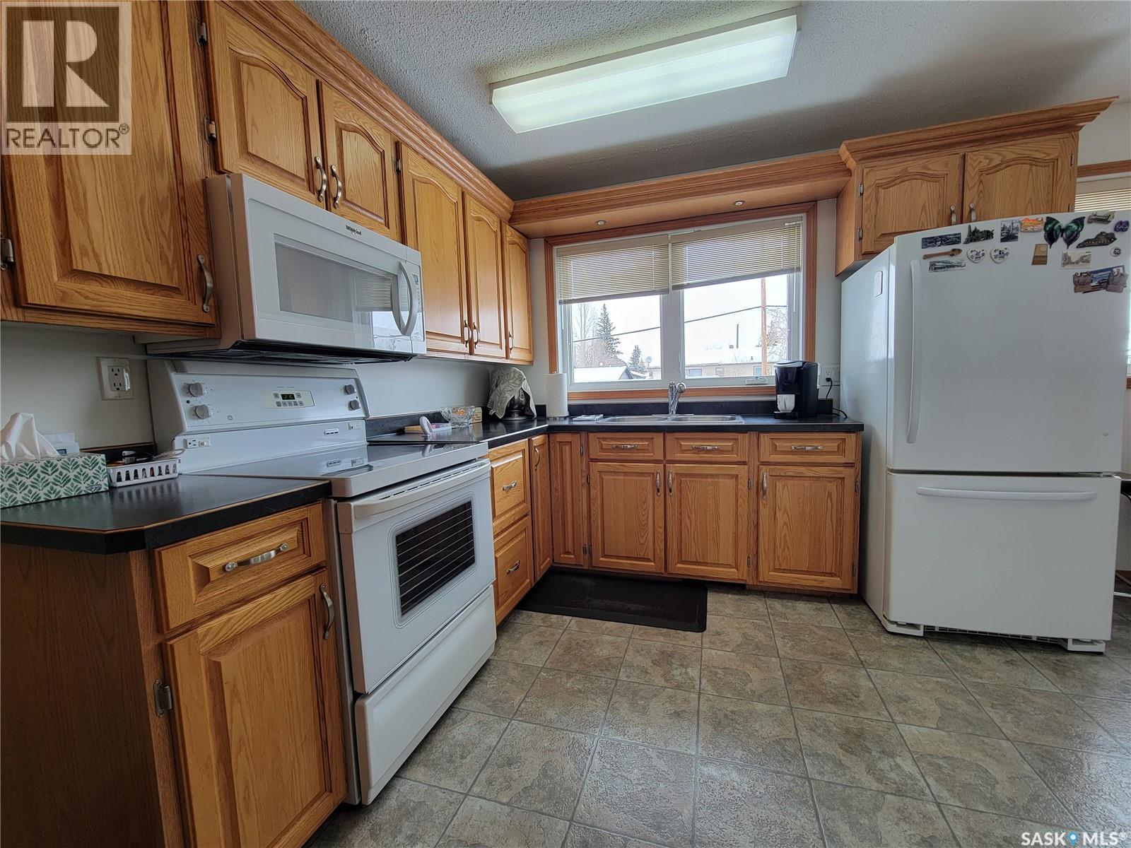 4920 Express Avenue, Macklin, Saskatchewan  S0L 2C0 - Photo 5 - SK024904