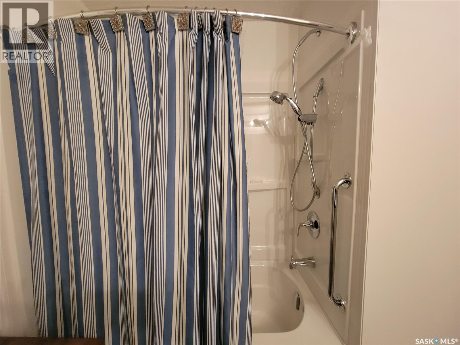 4920 Express Avenue, Macklin, Saskatchewan  S0L 2C0 - Photo 14 - SK024904