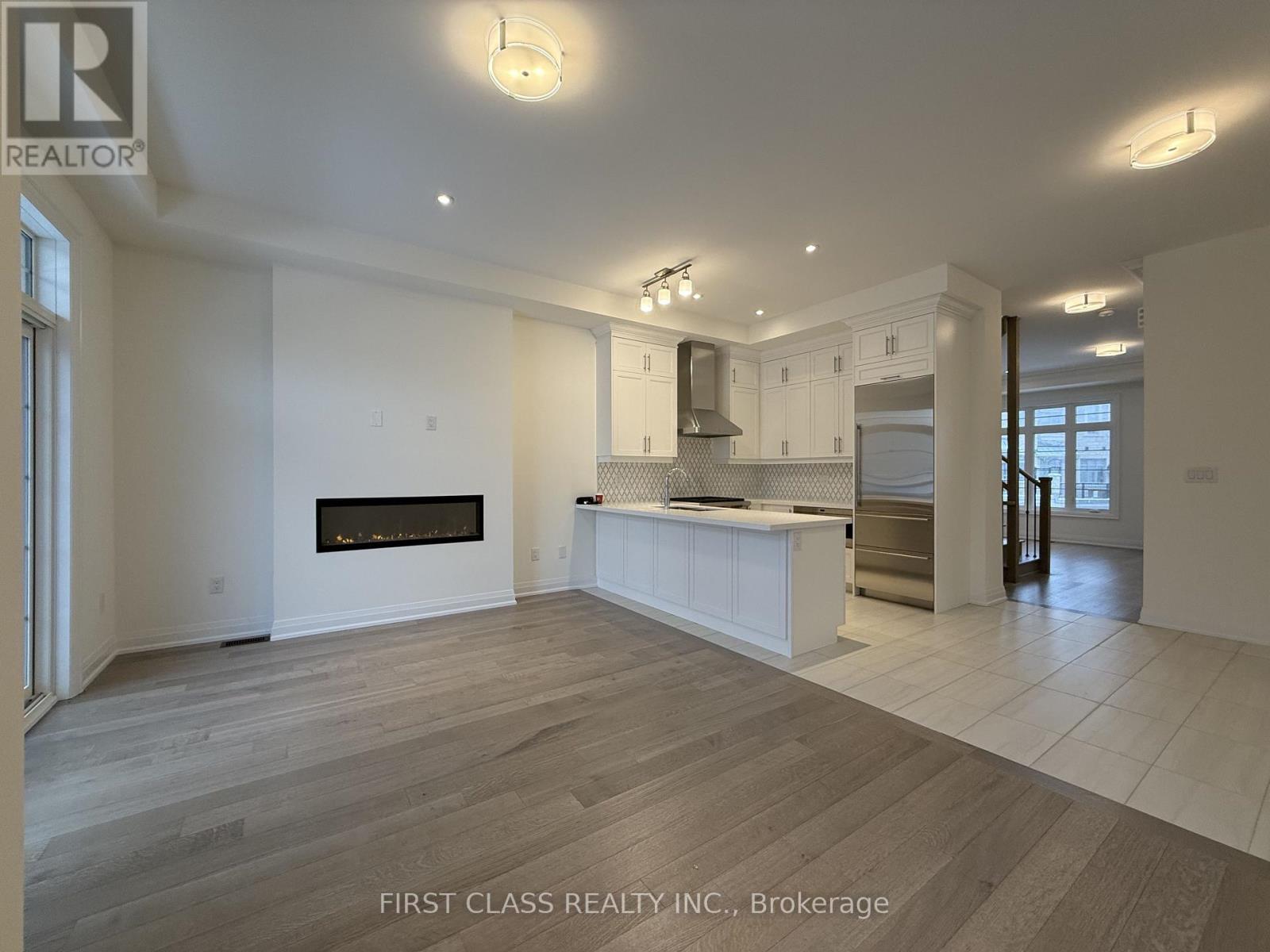 28 Gardeners Lane, Markham, Ontario  L6C 3L5 - Photo 11 - N12614472