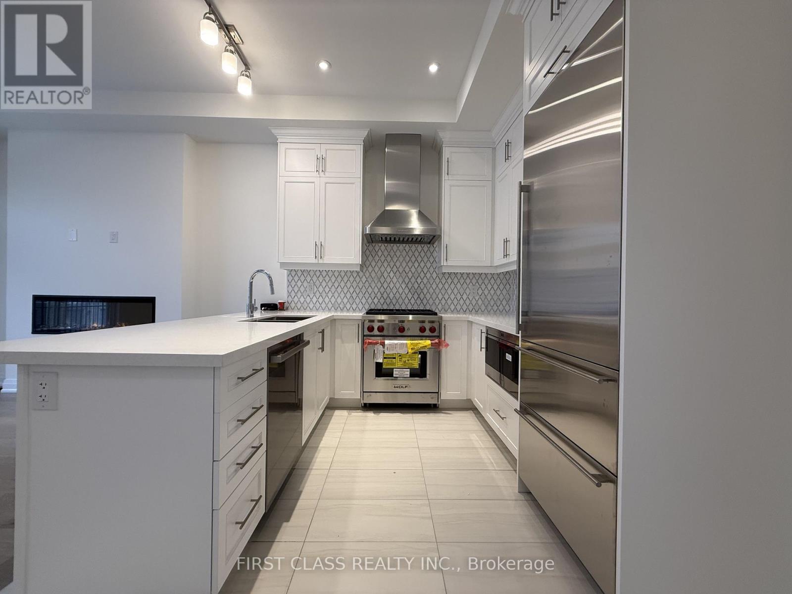 28 Gardeners Lane, Markham, Ontario  L6C 3L5 - Photo 7 - N12614472