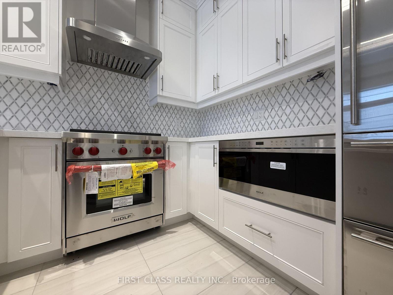 28 Gardeners Lane, Markham, Ontario  L6C 3L5 - Photo 8 - N12614472