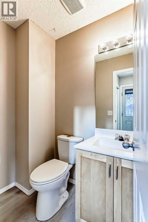 677 Regal Park Ne, Calgary, Alberta  T2E 0S6 - Photo 19 - A2268999