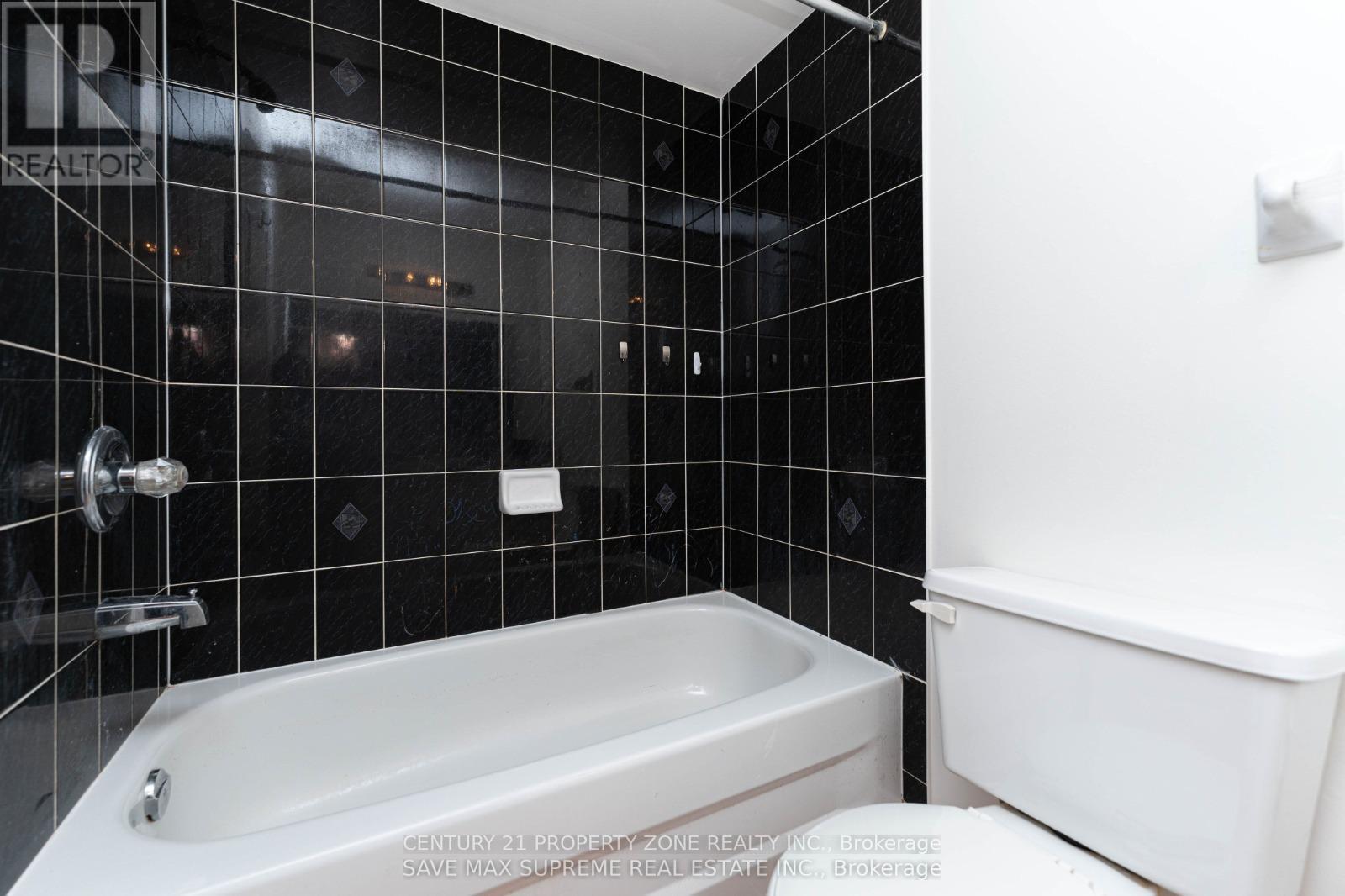 51 Quarry Edge Drive, Brampton, Ontario  L6V 4L5 - Photo 11 - W12614478