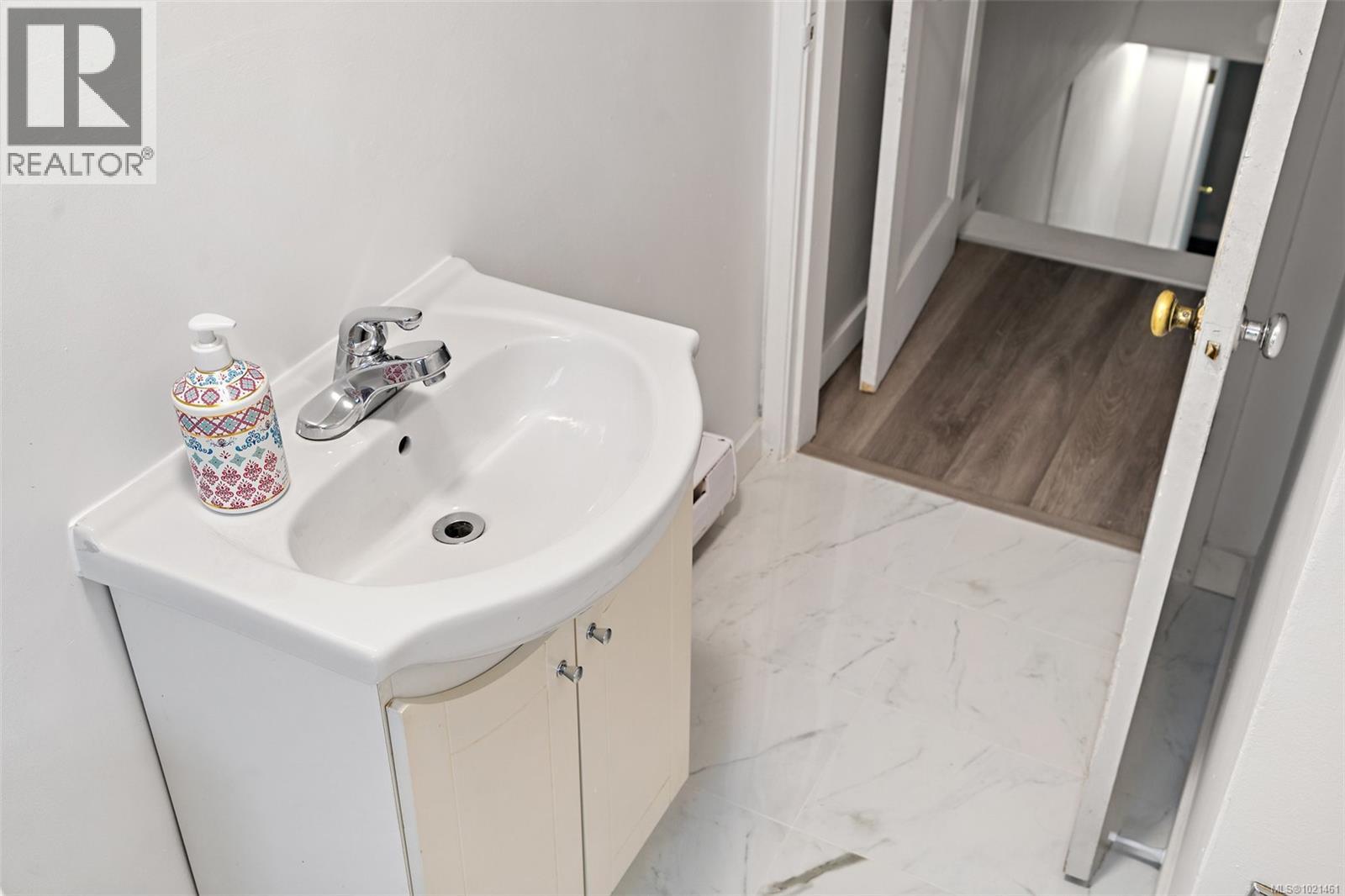 3020 3022 Donald St, Saanich, British Columbia  V9A 1Y2 - Photo 22 - 1021461