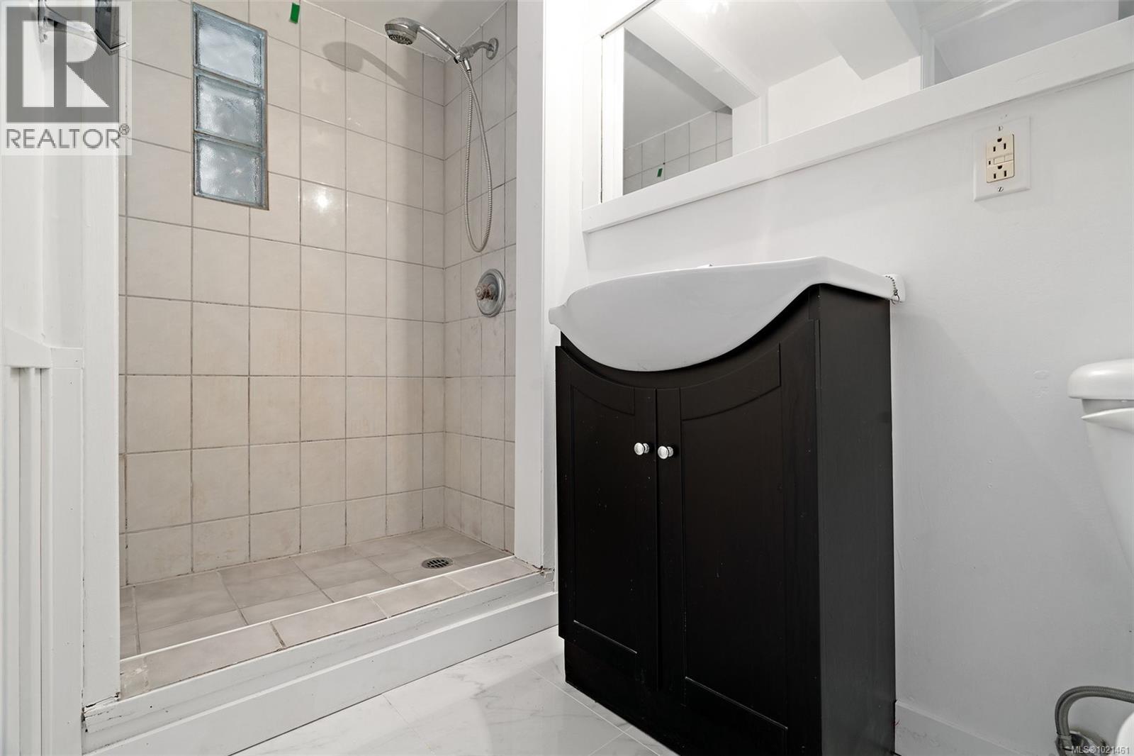 3020 3022 Donald St, Saanich, British Columbia  V9A 1Y2 - Photo 40 - 1021461