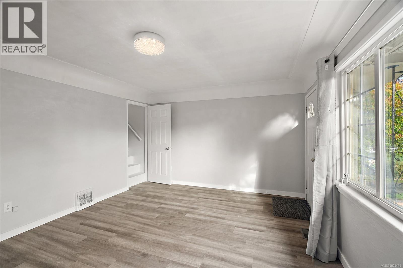 3020 3022 Donald St, Saanich, British Columbia  V9A 1Y2 - Photo 46 - 1021461