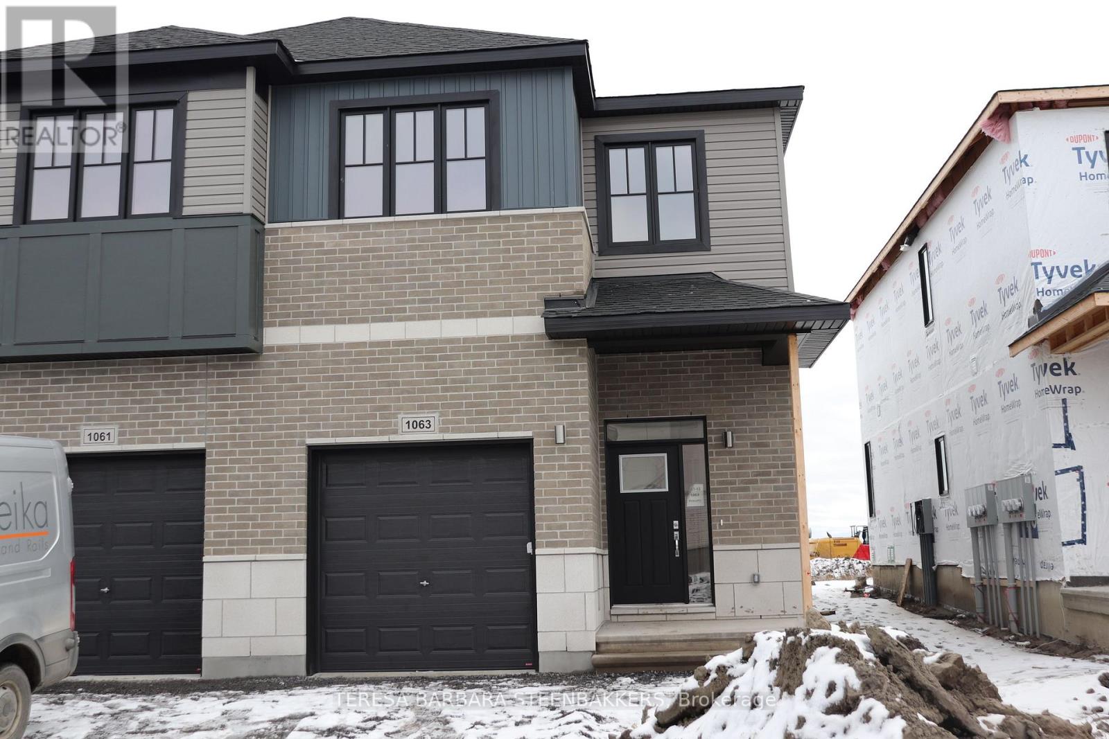 1063 Acoustic Way, Ottawa, Ontario  K4M 0L6 - Photo 2 - X12614490