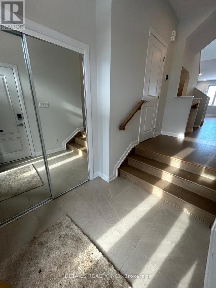 746 Fairline Row, Ottawa, Ontario  K2V 0V7 - Photo 4 - X12614514