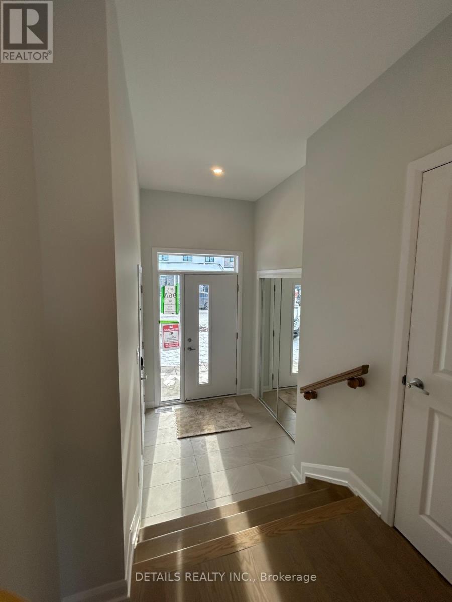 746 Fairline Row, Ottawa, Ontario  K2V 0V7 - Photo 5 - X12614514