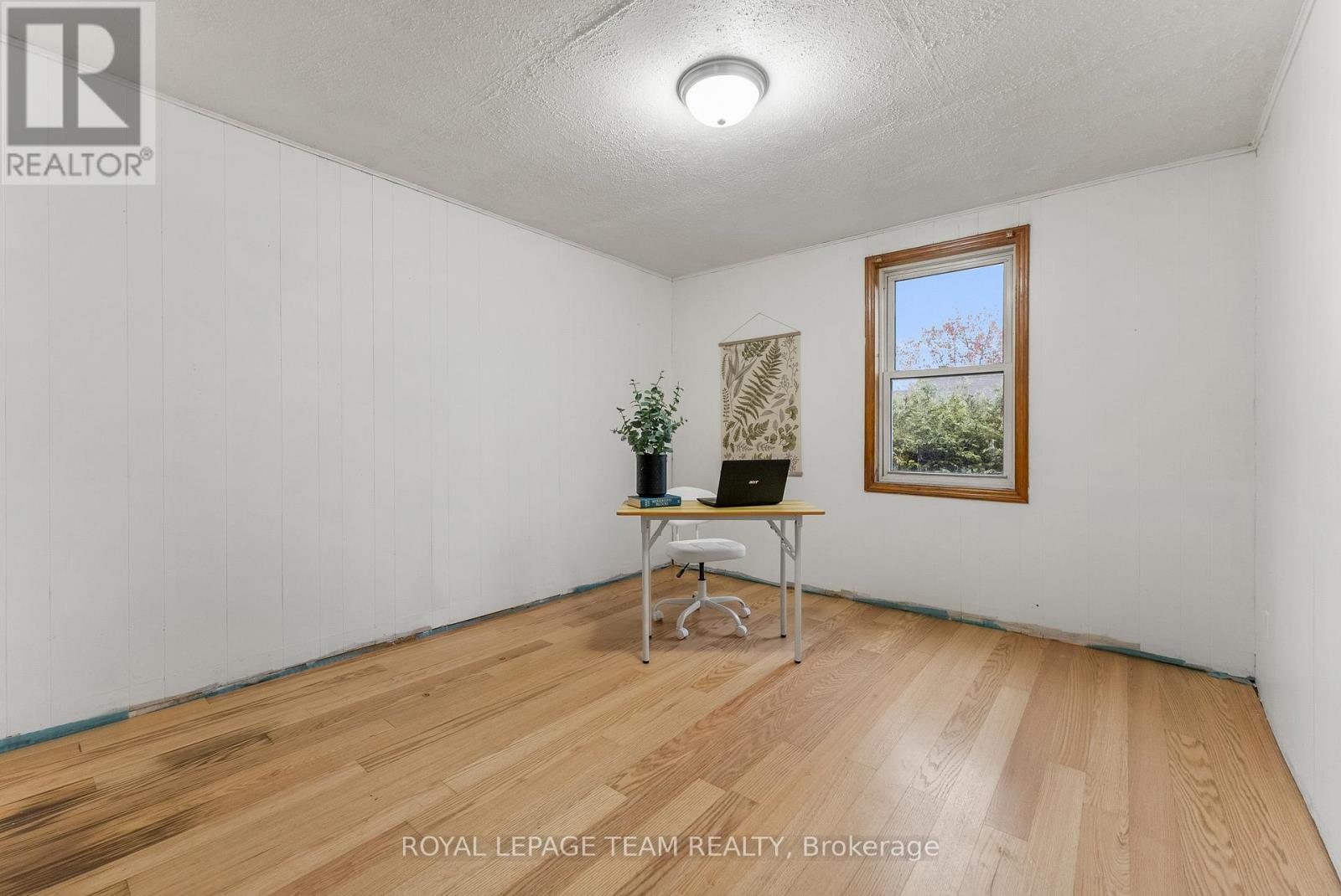 21 Philip Street, Madawaska Valley, Ontario  K0J 1B0 - Photo 10 - X12614536