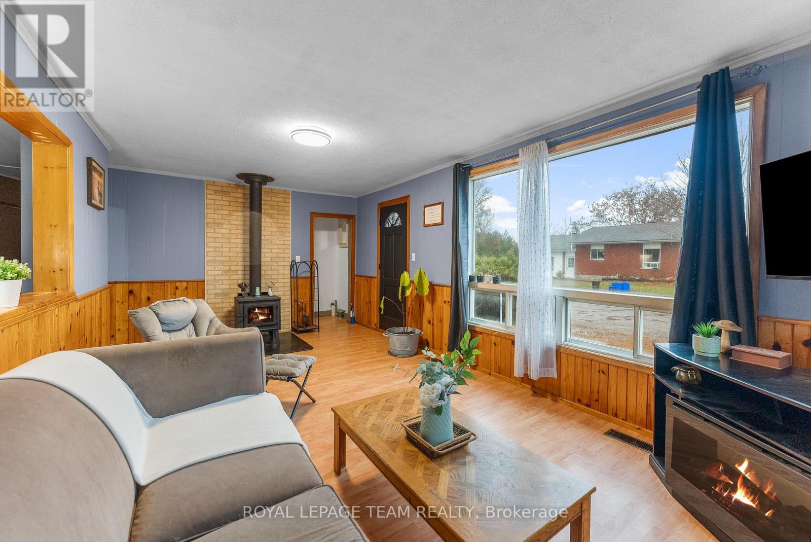 21 Philip Street, Madawaska Valley, Ontario  K0J 1B0 - Photo 14 - X12614536